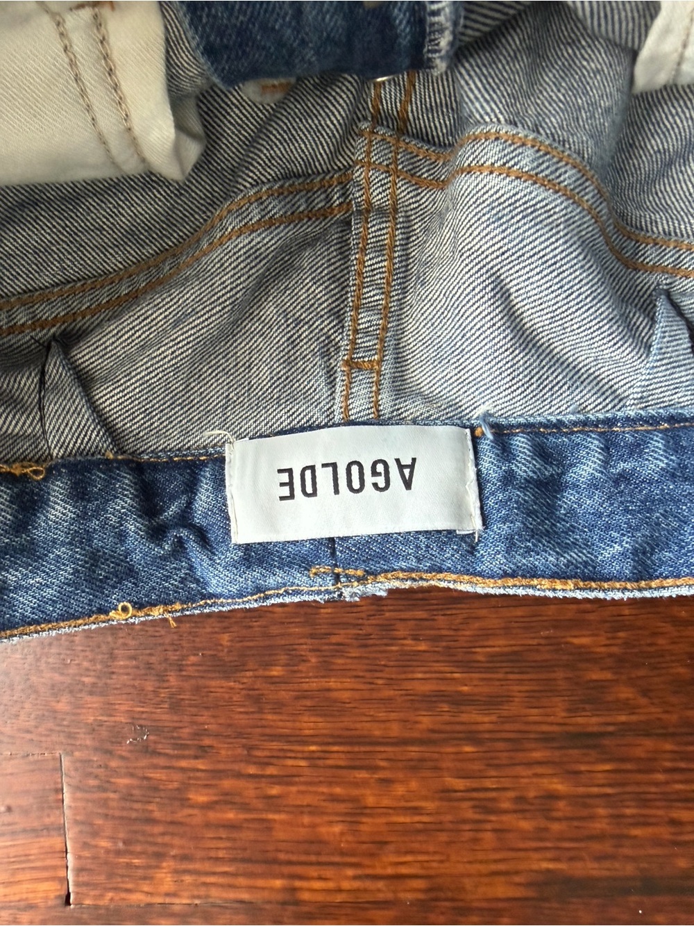 Agolde Classic Straight-Leg Women's Jeans in Mid Blue Wash - Picture 7 of 9